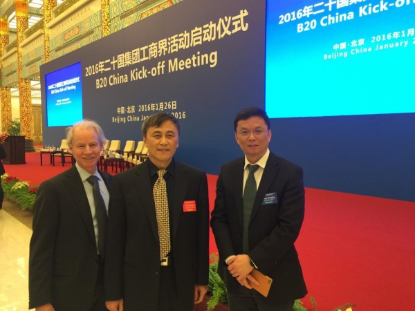 L-R: Charles Gould, director general of the International Co-operative Alliance, with Li Chunseng (vice-president) and Zhang Wangshu (international department director) of the All China Federation of Co-operatives, at the B20 China kick off